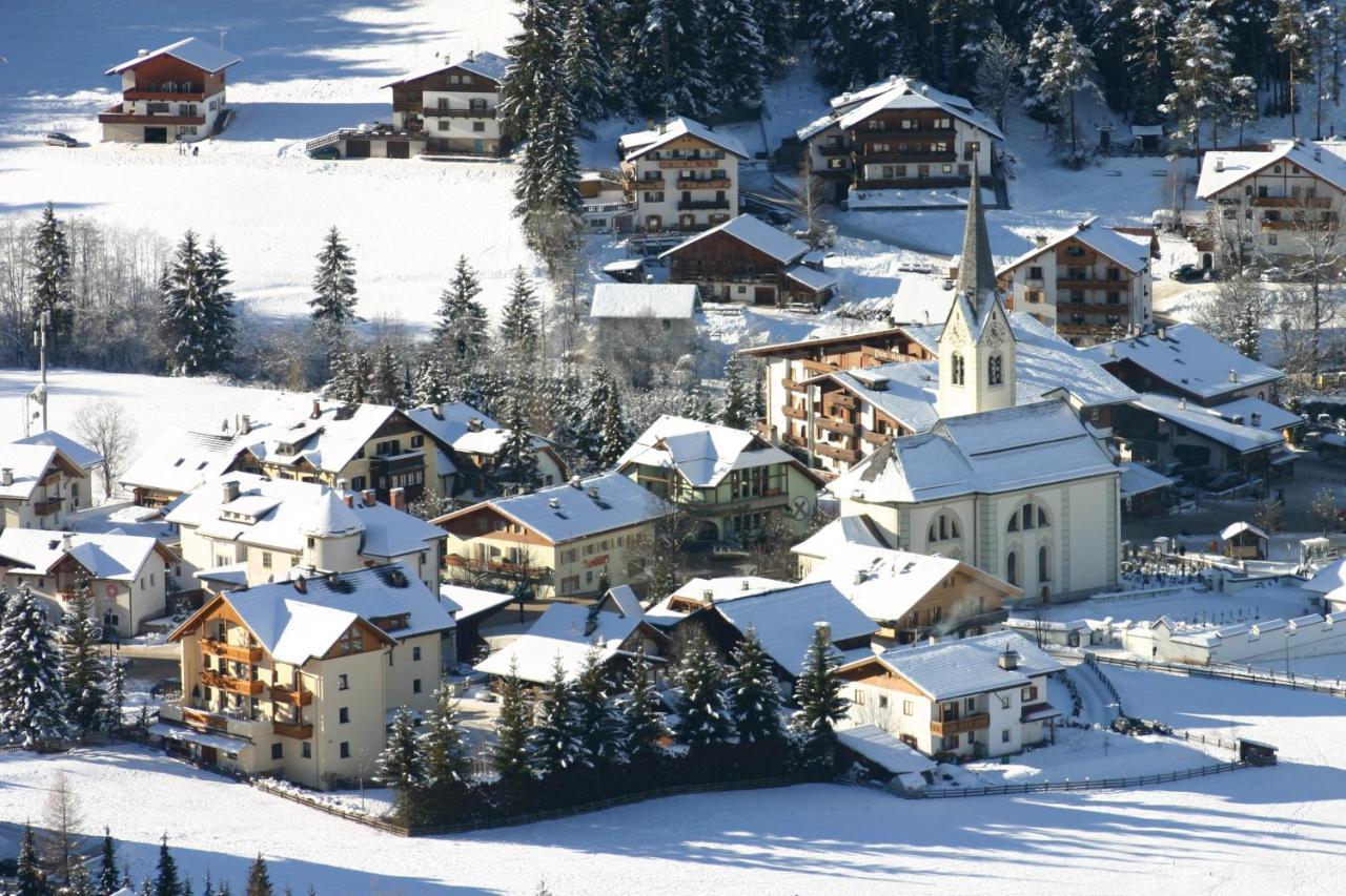 Hotel Chalet Corso San Vigilio Di Marebbe Exterior photo